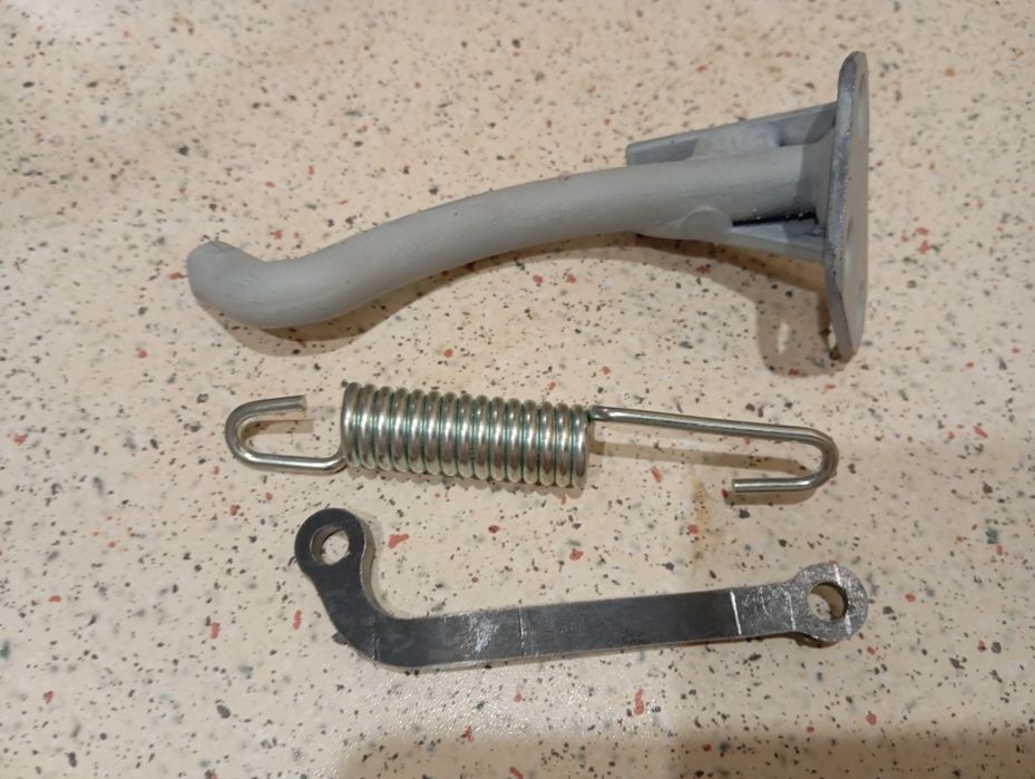 Крючок подножки чезет,