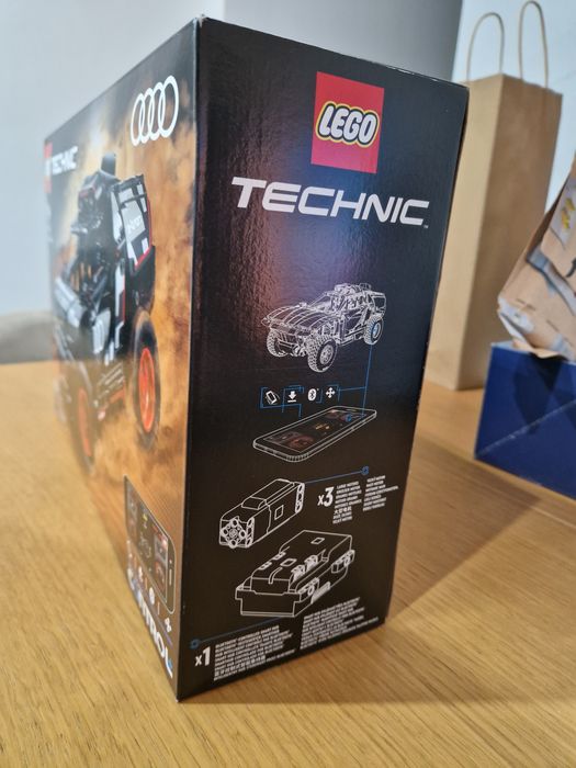 LEGO Technic 42160 Audi RS Q e-tron