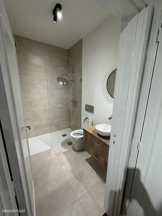 Apartamento T3 centro Porto com 2 casas de banho e garagem