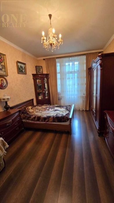Продаж 4к квартири ЦЕНТР, Високі стелі, Ліфт, Закритий двір