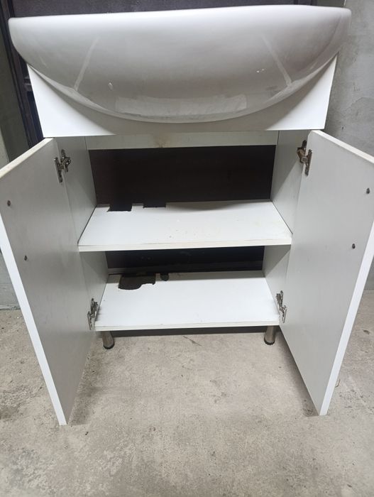 Тумба з умивальником 60 см.