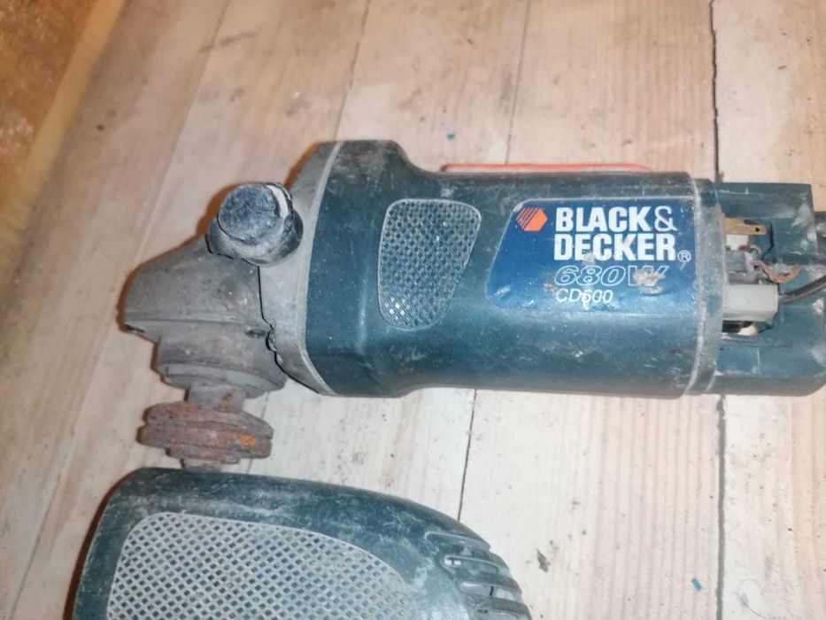 Rebarbadora Black & Decker CD500 680W (Para Peças / Reparação)