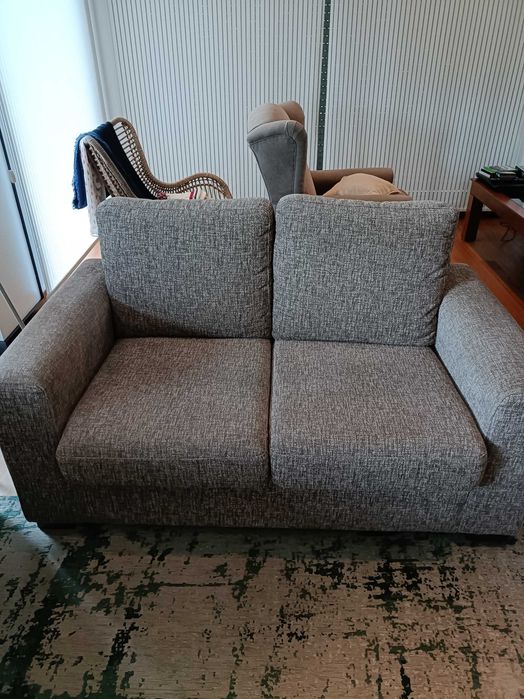 Sofá de sala de estar semi-novo