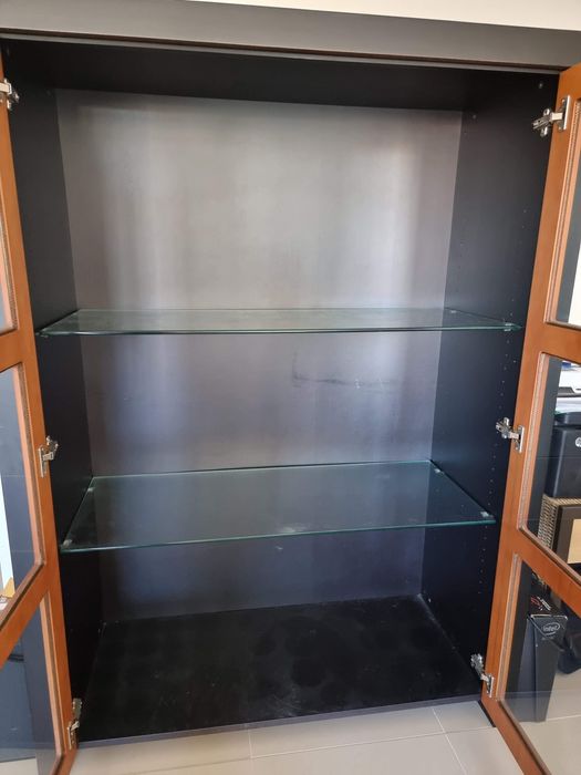 Cristaleira em Faia e Wengue