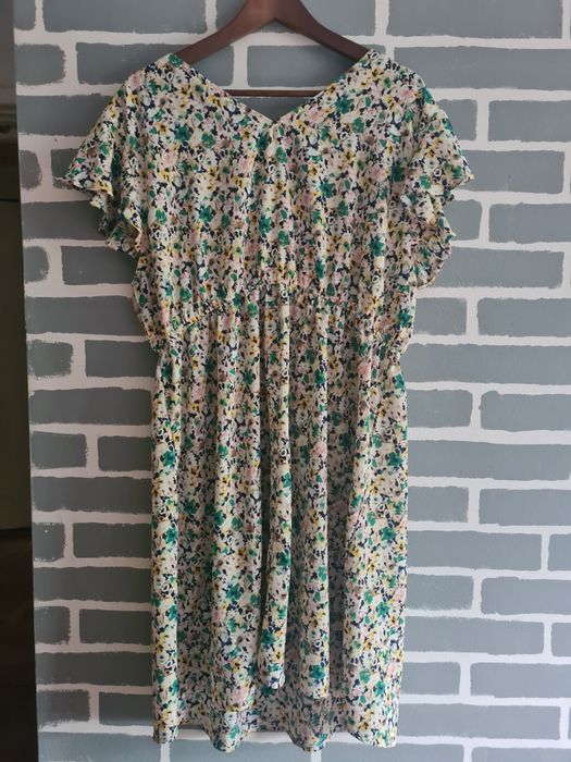 Sukienka w kwiaty rozm 44