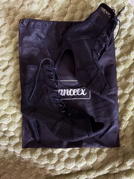 Туфлі для ХайХілсу