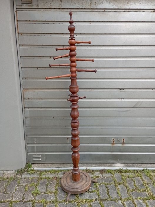 Bengaleiro em madeira antigo