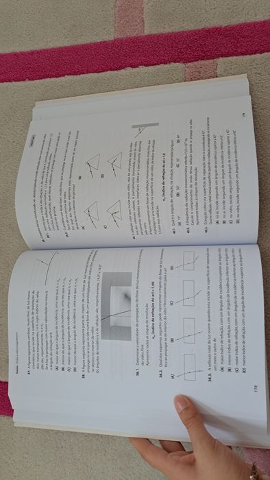 Questões Exame - Física e Química A, NOVO