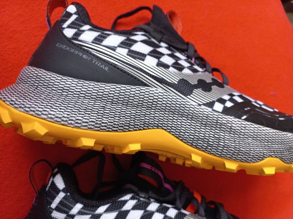 Продаются  кроссовки Saucony