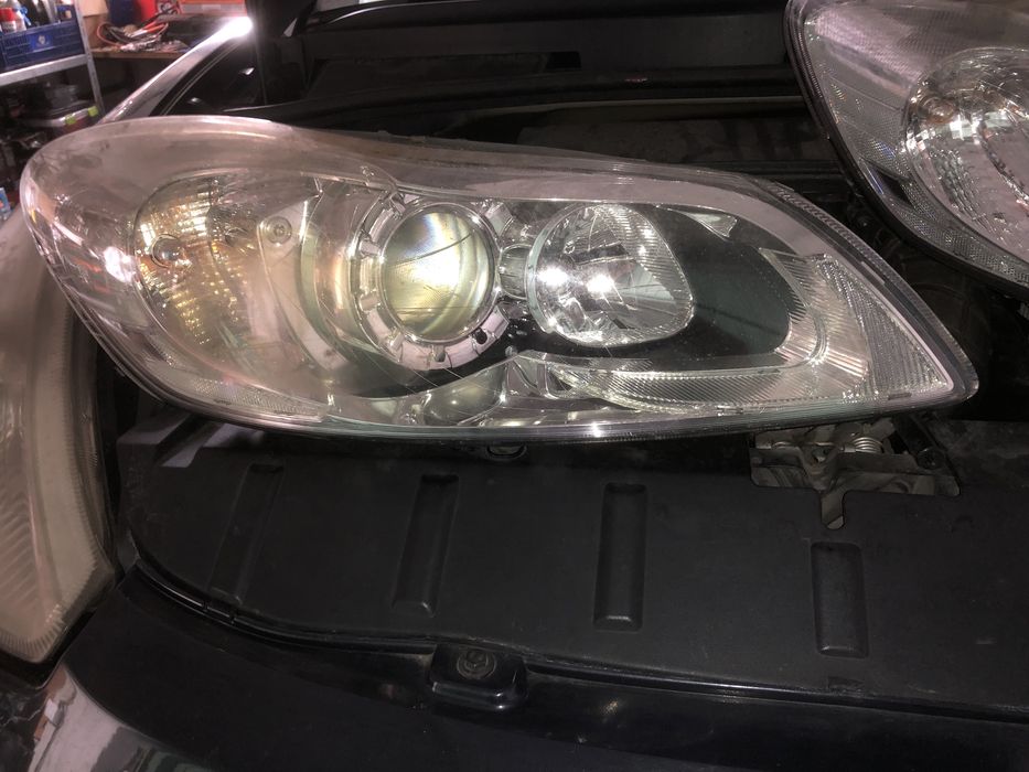 Vendo opticas lado direito volvo c30 2010