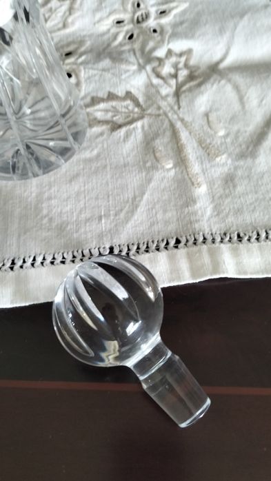 Garrafa de cristal com tampa