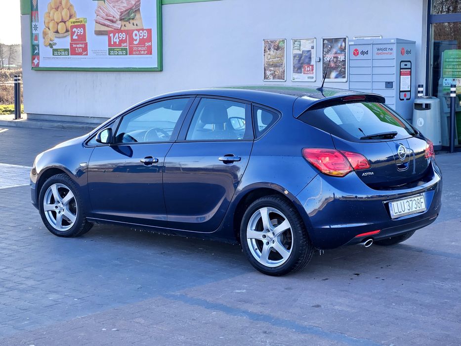 Opel Astra J 2011r. 1.4 Turbo 120km