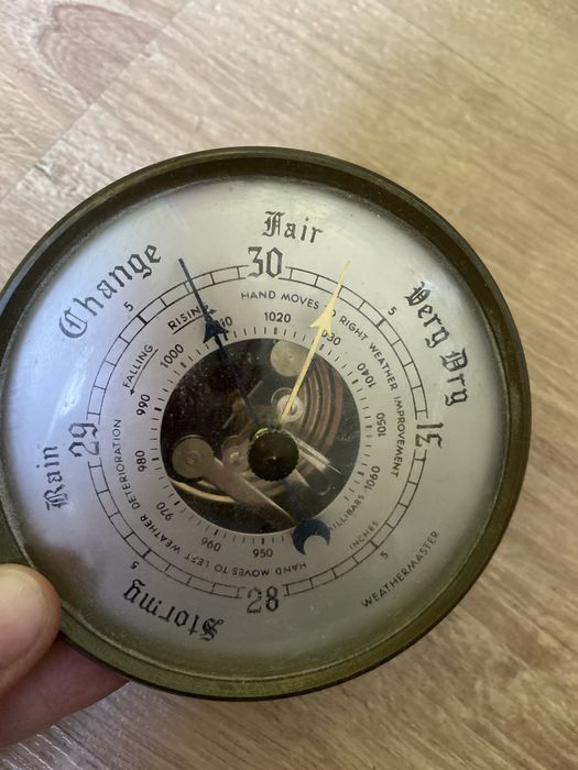 Stary marynistyczny barometr