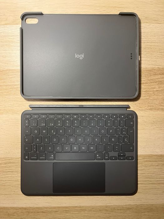 Logitech Combo Touch 11"