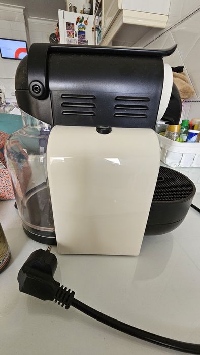 Máquina de Café Nespresso Delonghi