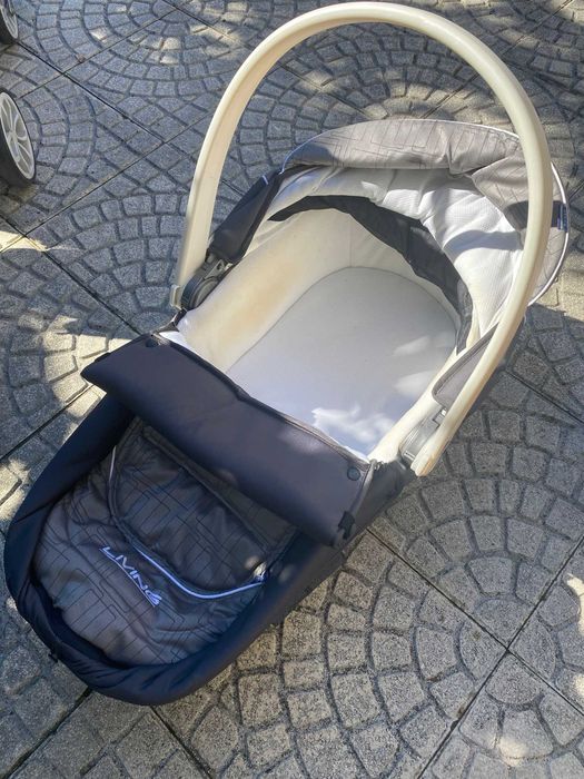 Trio Chicco (Carrinho bébé, alcofa e babycoque)  Usado