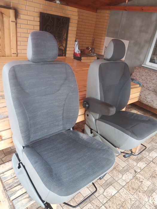 Сидіння водія Трафік Віваро Прімастар