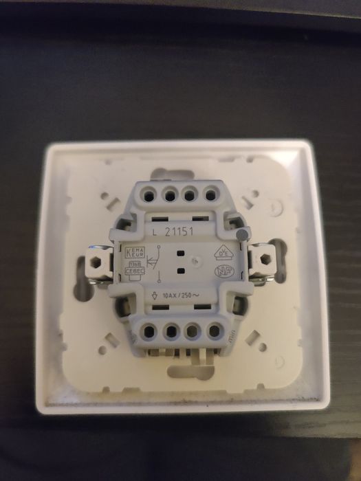 Botão de encrastramento