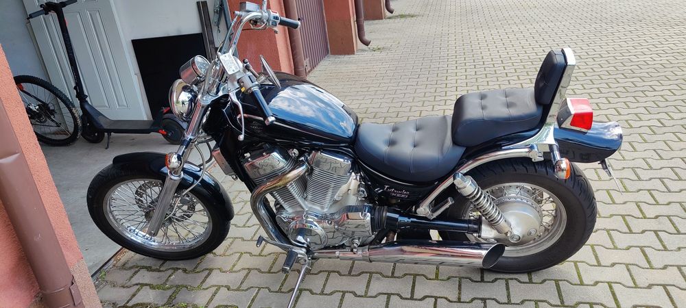 Suzuki vs 1400 Intruder