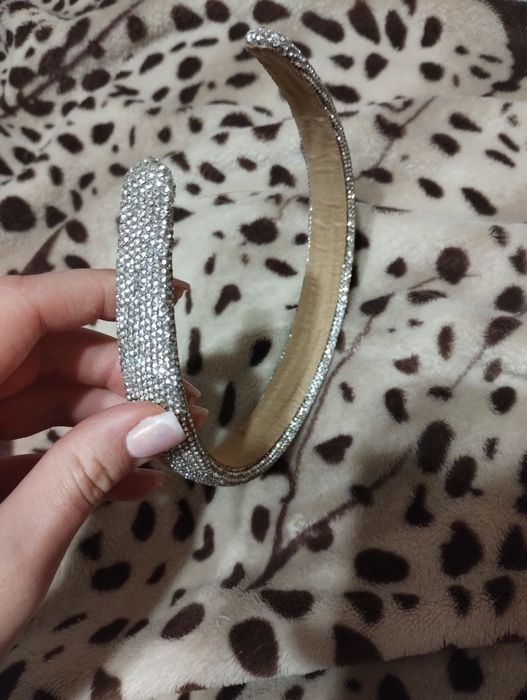 Обруч для волос в стразах