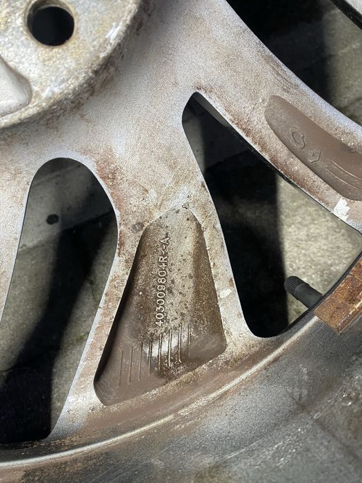 Koła RENAULT 7Jx18 , 5x114,3 , ET40. Renault , Nissan
