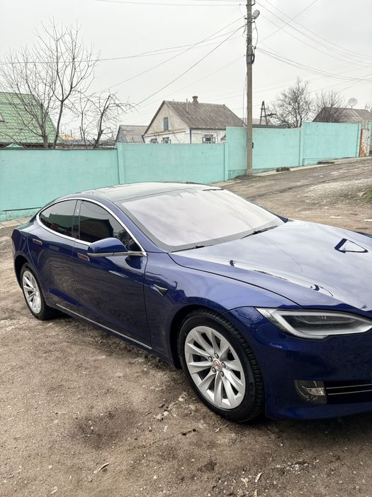 Продам автомобиль Tesla S