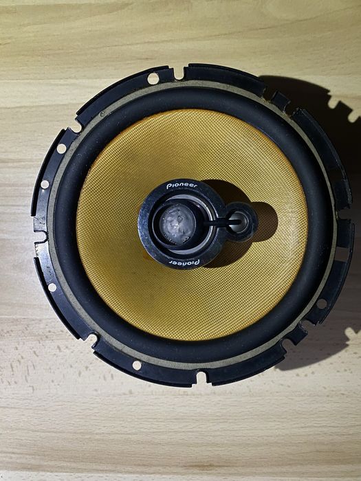 Glosniki samochodowe Pioneer TS-E1796 (2 sztuki, 17 cm, 220W max, 4Ω)