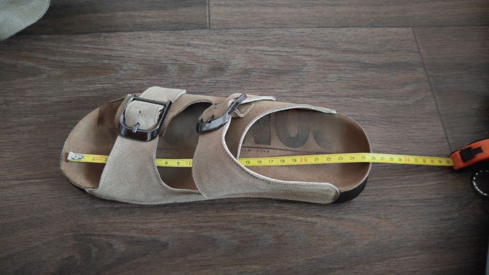 Шльопанці анатомічні