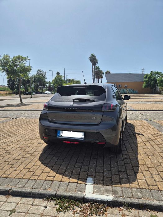 Peugeot 208 Allure 1.2 PureTech Automático • 2020 • Full Extras