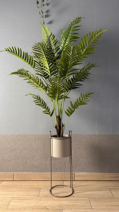 Штучний вазон з підставкою