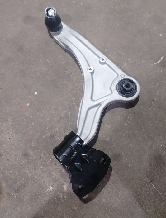 Ричаг передній лівий