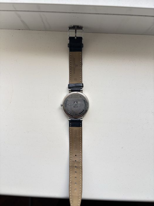 Часы Jacques lemans