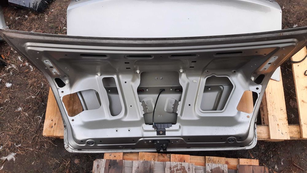 lak. 279 klapa bagażnika Saab 93 II kompletna