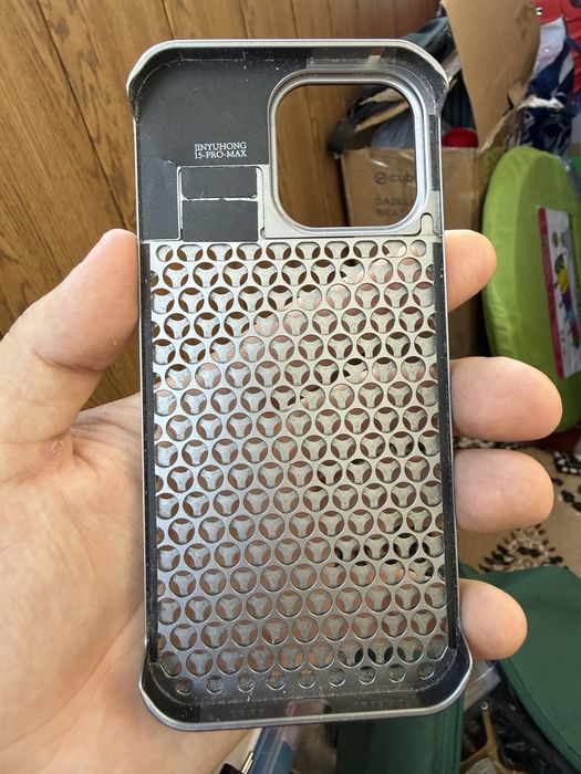 Алюмінієвий перфорований чохол для iPhone 15 Pro Max