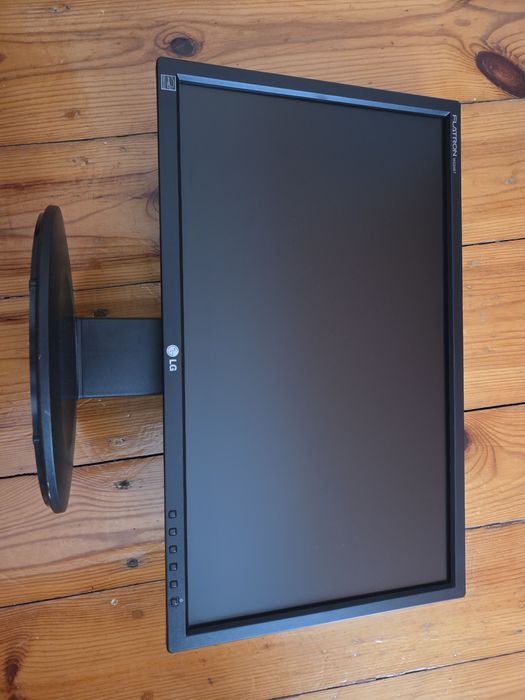 Monitor LG Flatron W2246T BF + HDMI