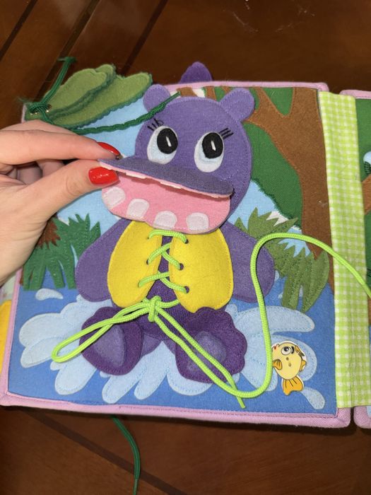 Фетрова розвиваюча книжка для малечі