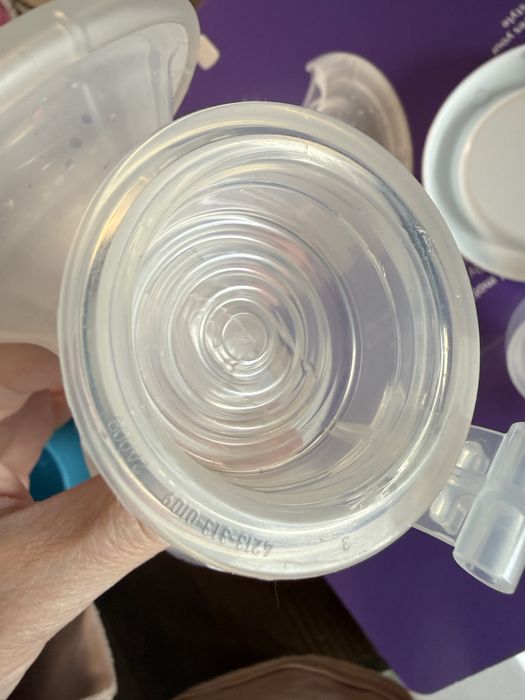 Philips Avent молоковідсмоктувач.
