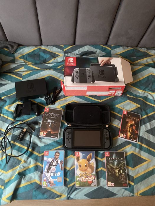 Nintendo Switch + 6 gier
