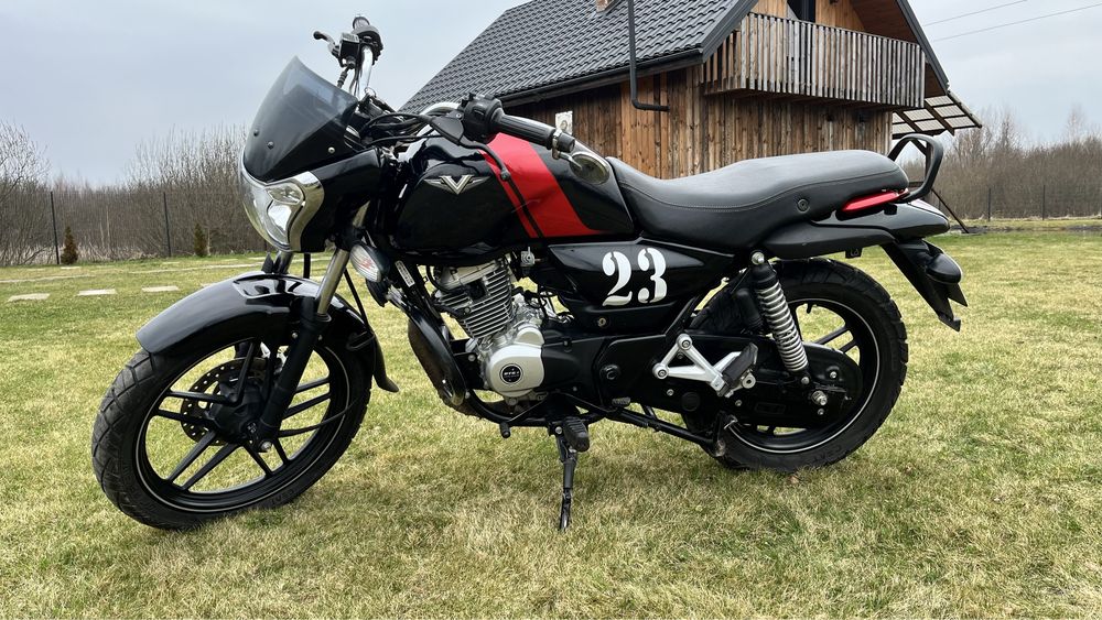 Мотоцикол bajaj v15