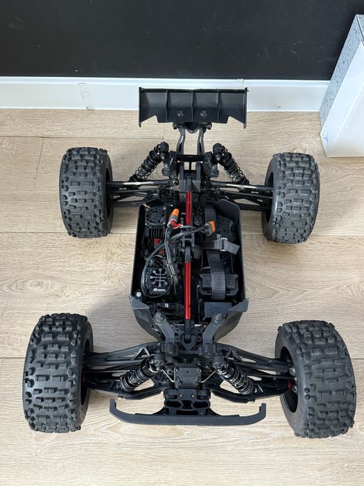 Arrma notorius 6s v6