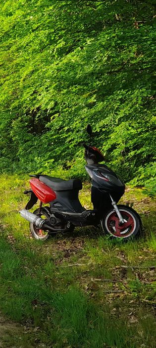 Скутер в середньму стані