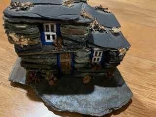 Replica de casa em xisto peça única de fabrico artesanal