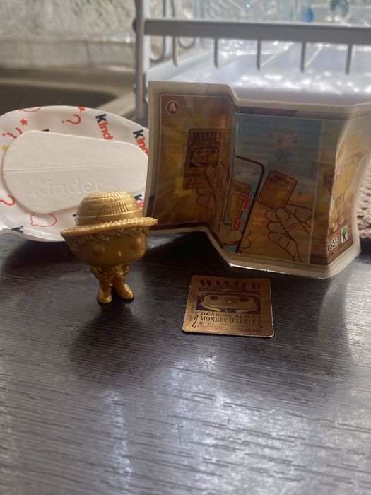 One Piece kinder joy Monkey D - Luffy Gold
