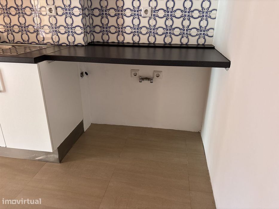 Arrenda-se apartamento T2 na Rua Cidade de Santa Clara da Califórnia