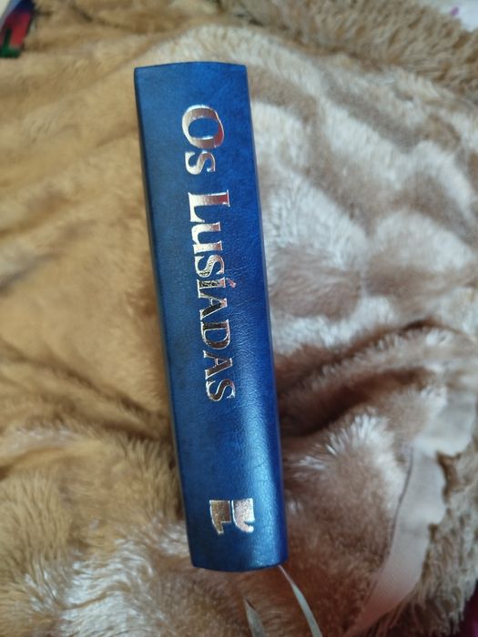 Livro "Os Lusíadas" - Luís de Camões