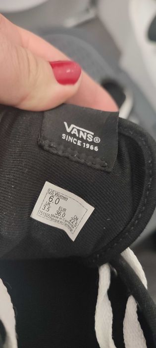 Vans menina pretas