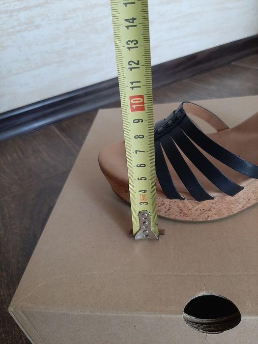 Босоніжки UGG 38 розмір