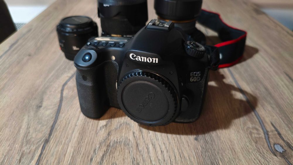 Canon EOS 60D + 3 obiektywy 50mm / 18-200 Sigma / Samyang 8mm