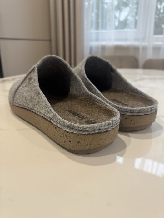 Домашні тапки фірми Інблу з войлока.