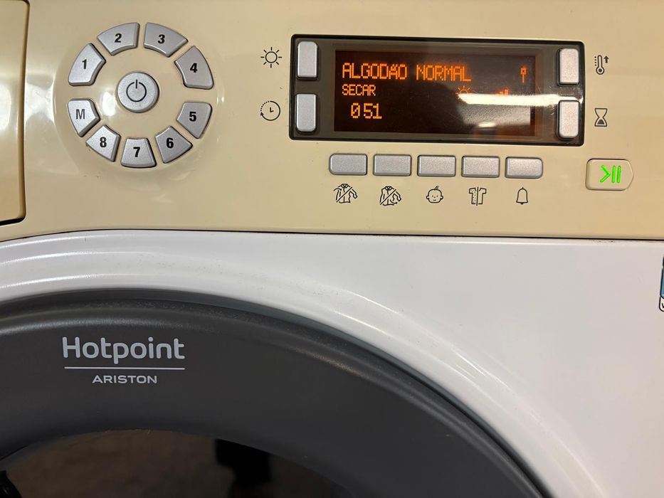 Máquina de secar roupa